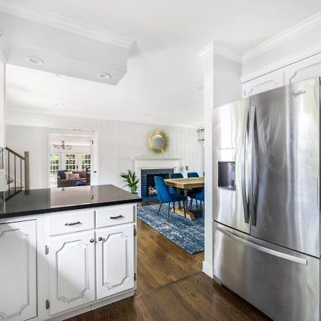 Spacious, Luxury Renovated Home With 4 Kings, Firepit Glen Ellyn Bagian luar foto