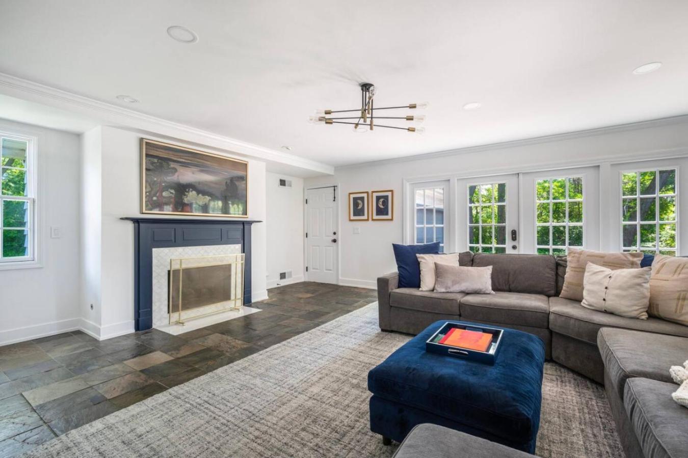 Spacious, Luxury Renovated Home With 4 Kings, Firepit Glen Ellyn Bagian luar foto