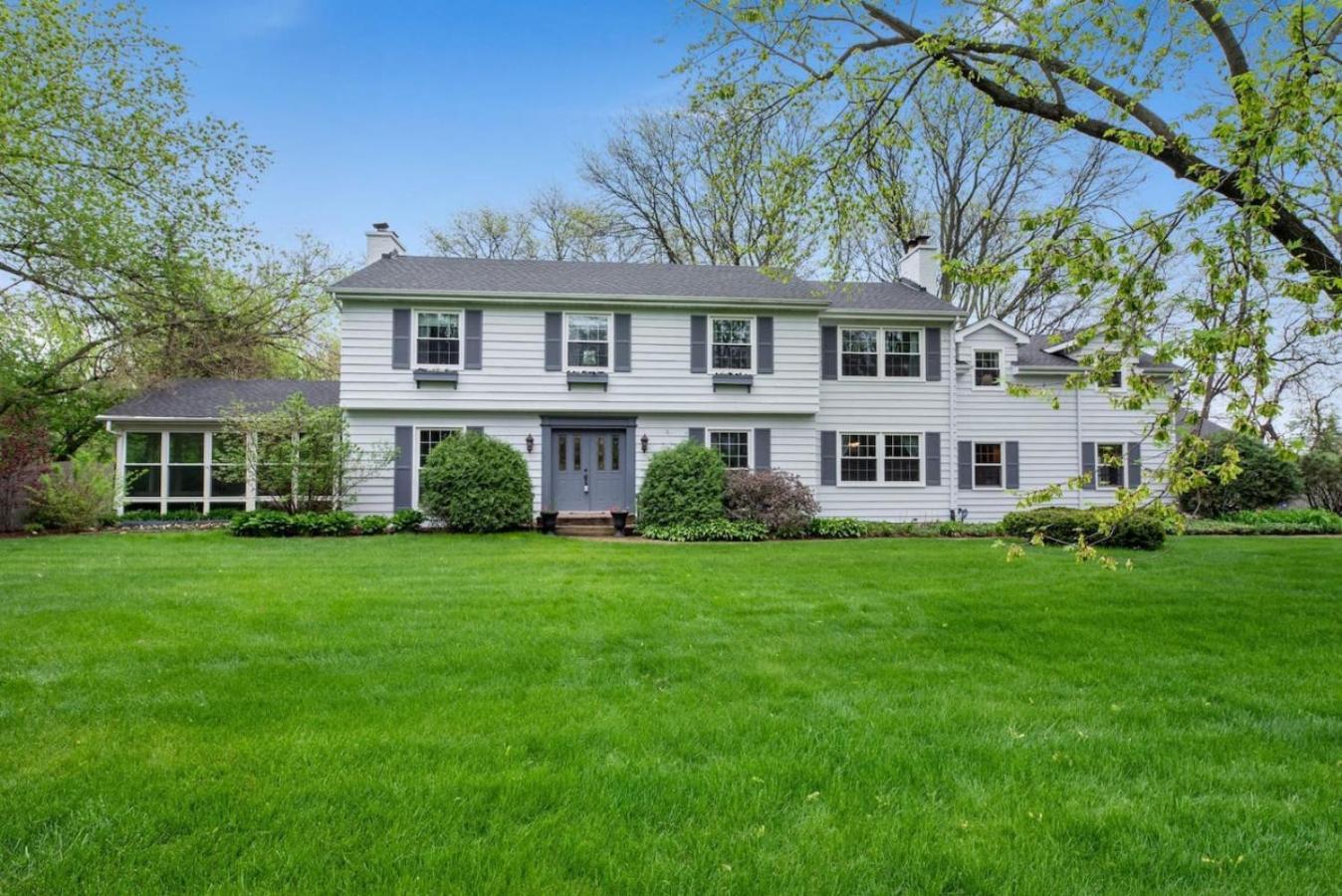 Spacious, Luxury Renovated Home With 4 Kings, Firepit Glen Ellyn Bagian luar foto