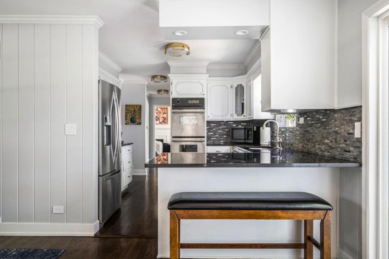 Spacious, Luxury Renovated Home With 4 Kings, Firepit Glen Ellyn Bagian luar foto